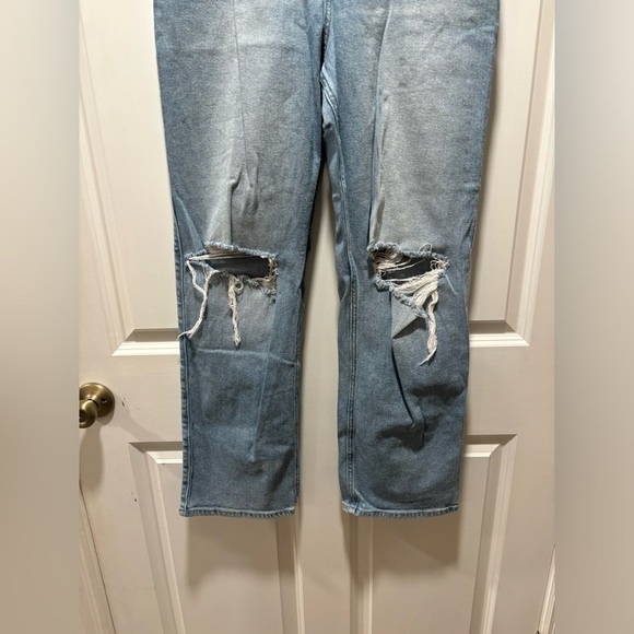 Hollister Ultra Rise Dad Jeans​​​​​​​​ - Picture 2 of 8